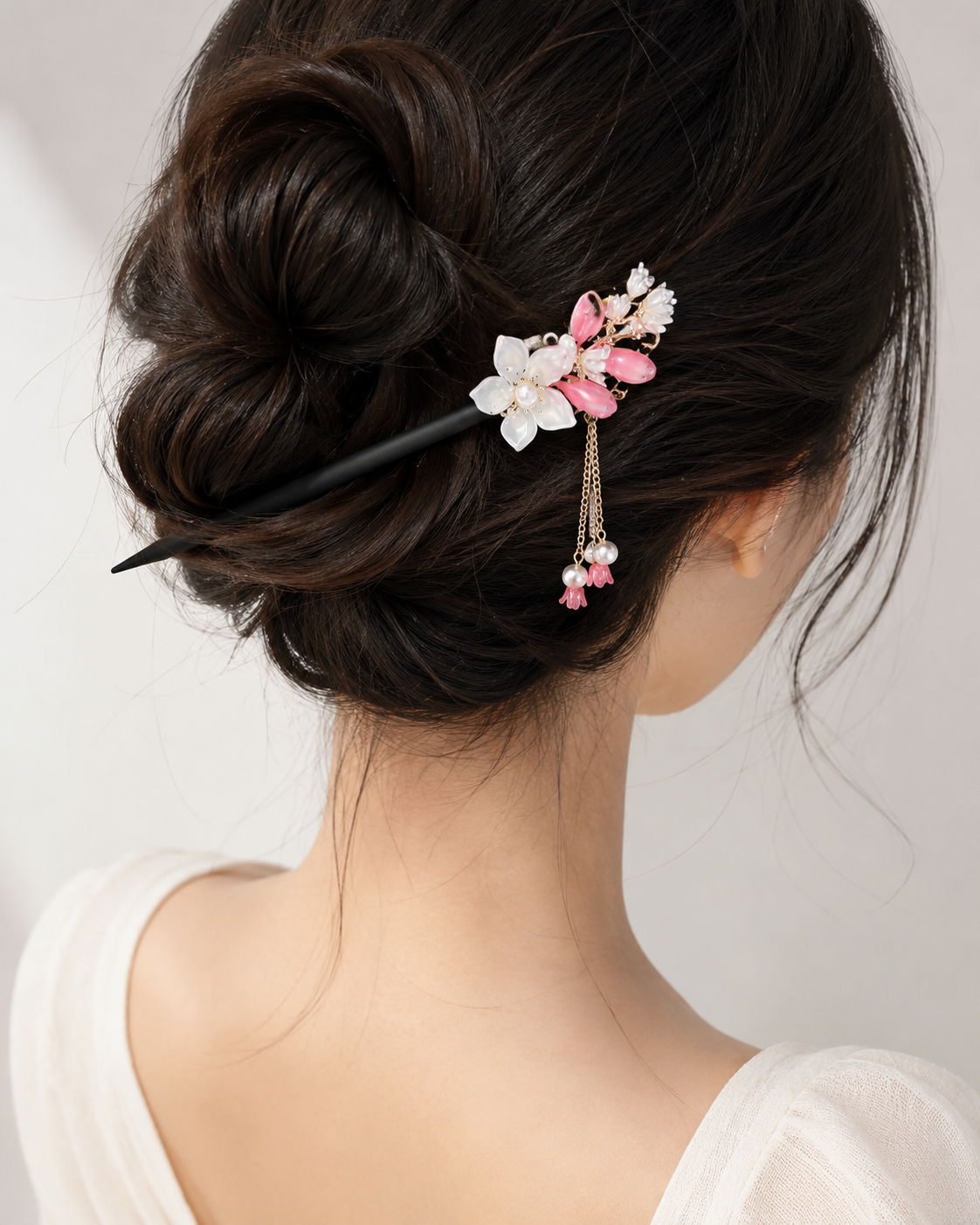 Eleganter Blumen Haarstab mit Perlen – 18 cm